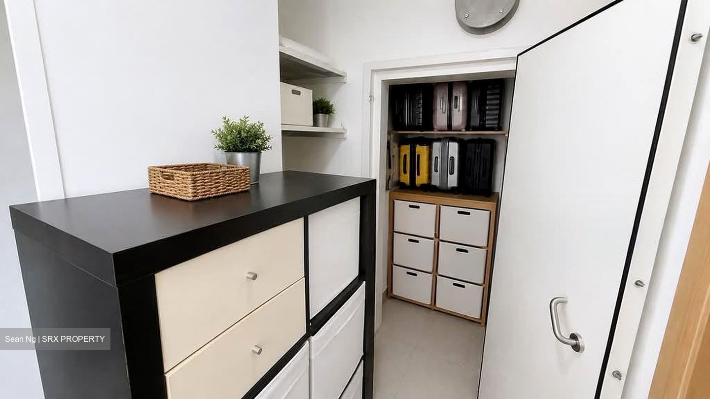 Livia (D18), Condominium #598093971